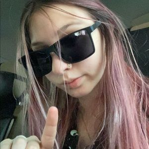 Meet your Posher, Hailea